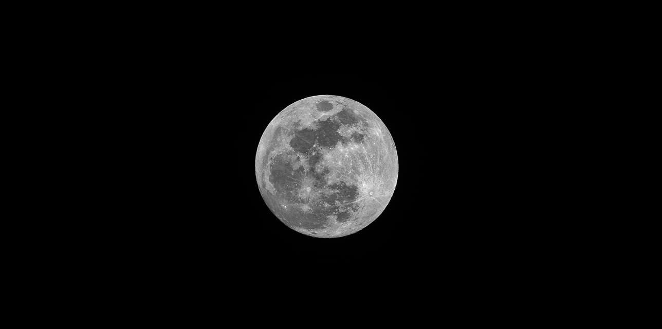 Extreme supermoon